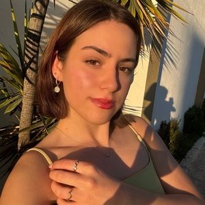 Meet your Posher, Brisy